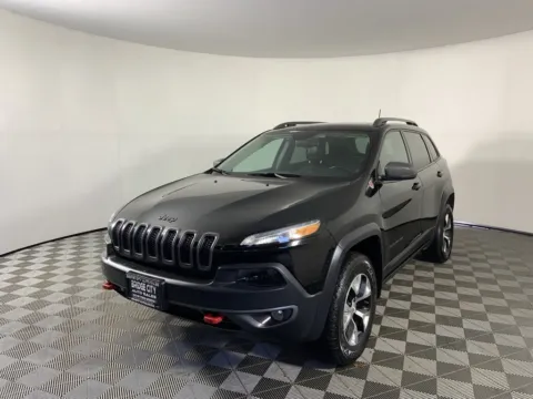 More photos of 2018 Jeep Cherokee Trailhawk at Bridge City Auto Sales Luxury Used Cars Portland, OR
