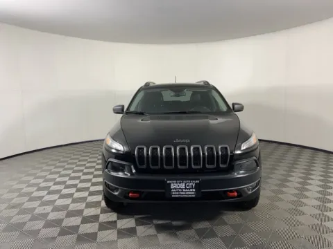 More photos of 2018 Jeep Cherokee Trailhawk at Bridge City Auto Sales Luxury Used Cars Portland, OR