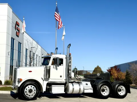 2001 PETERBILT 379 for sale in New Lenox, IL