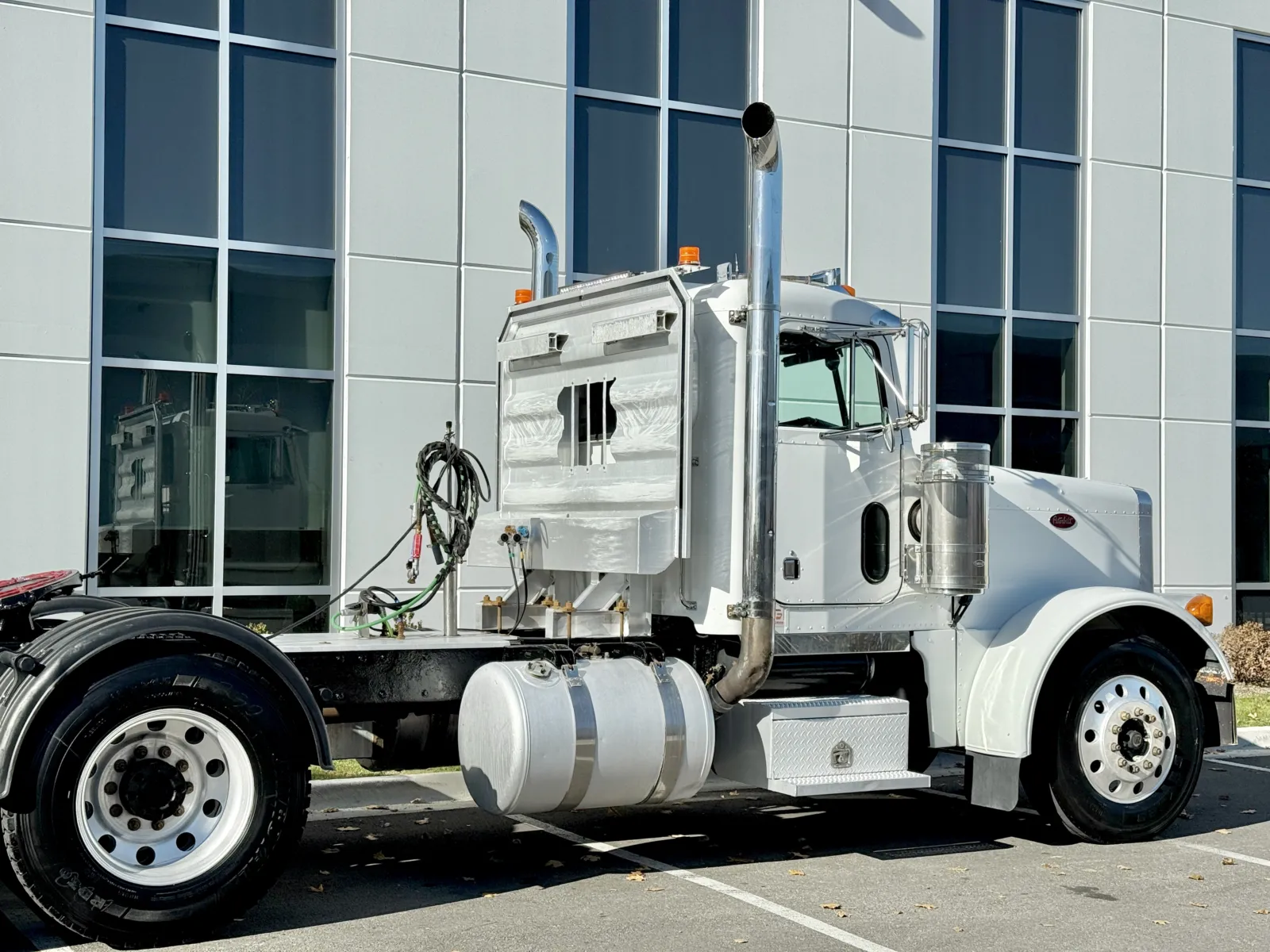 2001 Peterbilt - image 7