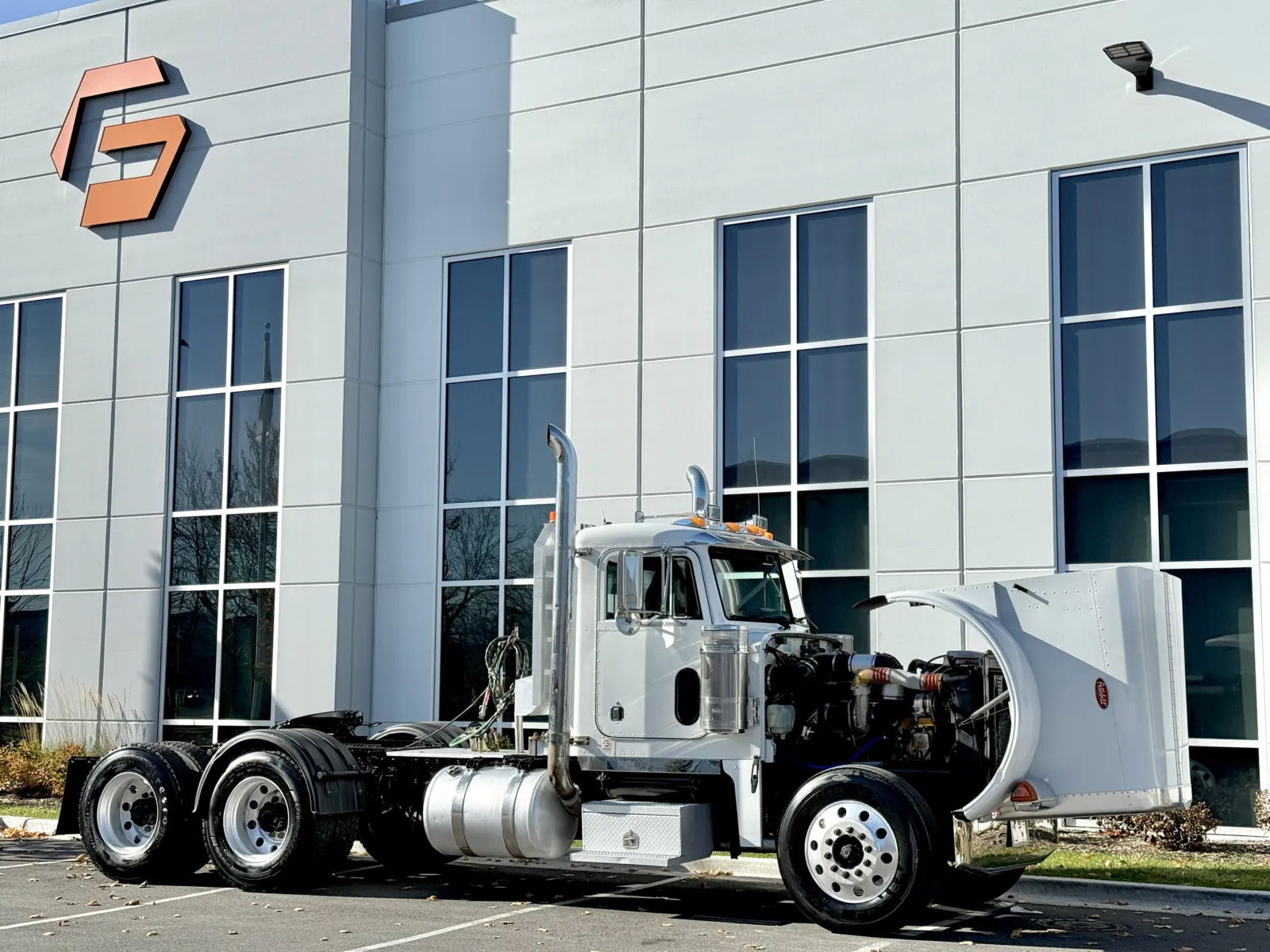 2001 Peterbilt - image 9