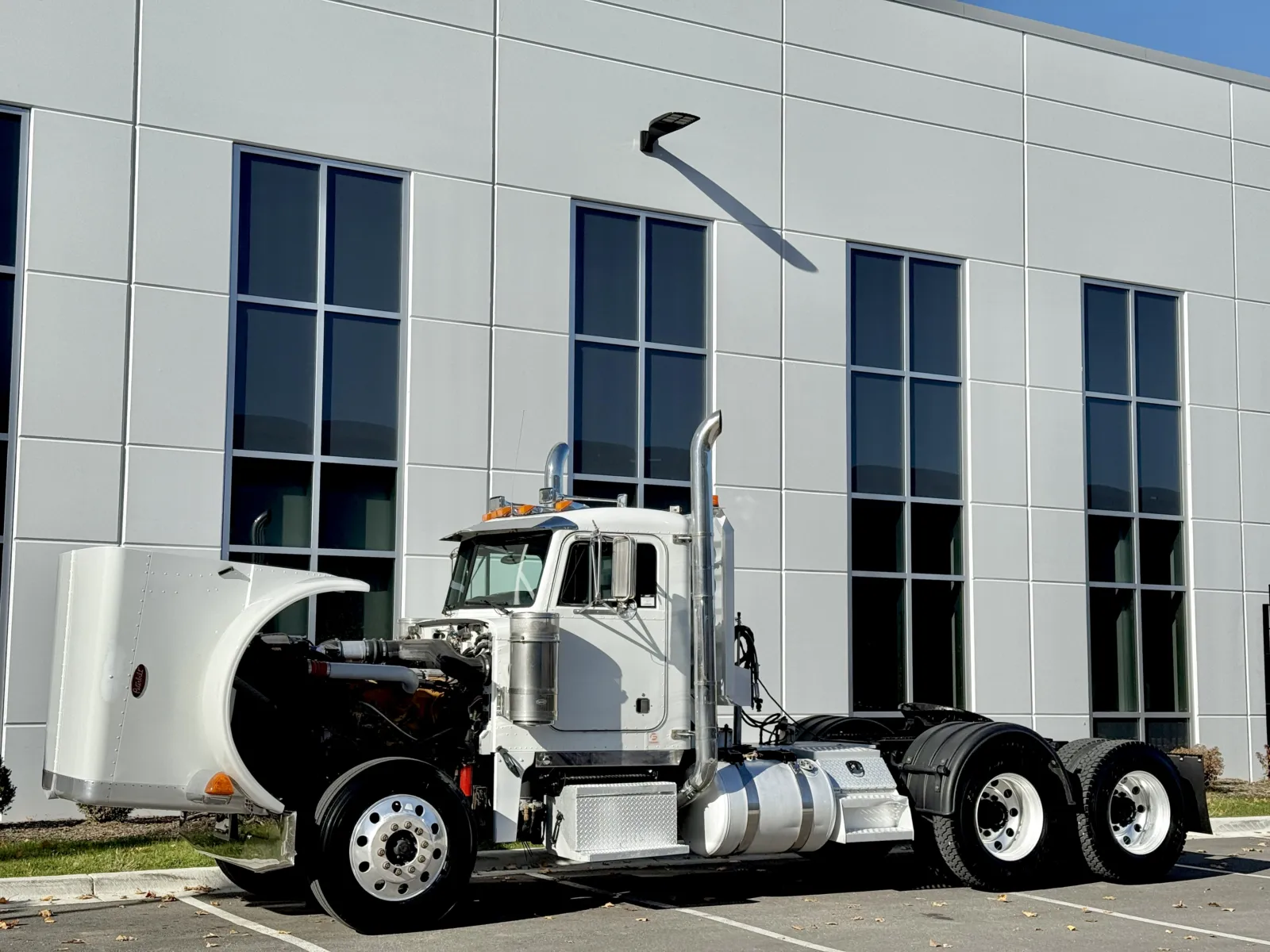 2001 Peterbilt - image 10