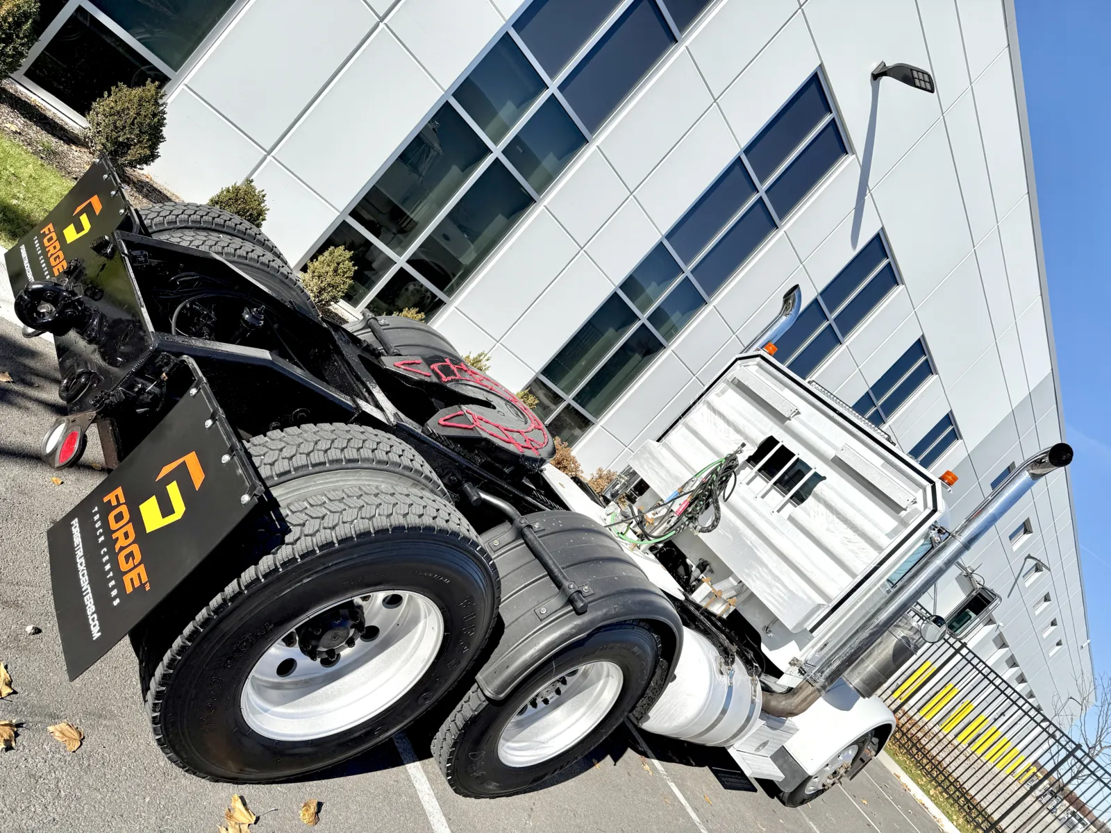 2001 Peterbilt - image 11