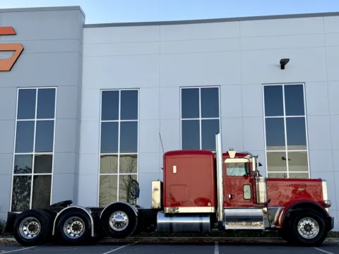 Another view of 2022 PETERBILT 389 for sale in New Lenox, IL at Forge Truck Centers - Illinois