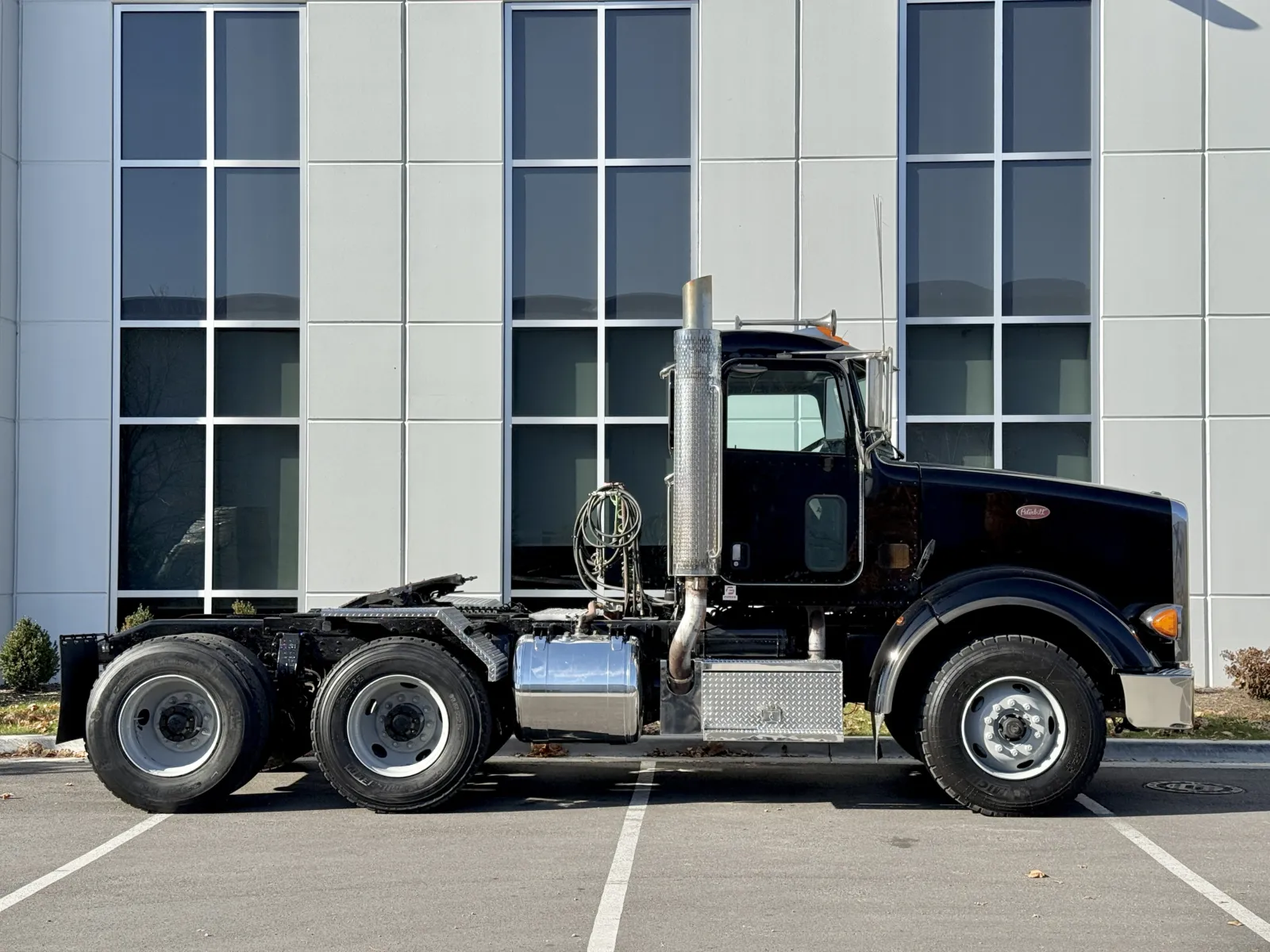 2008 Peterbilt - image 3