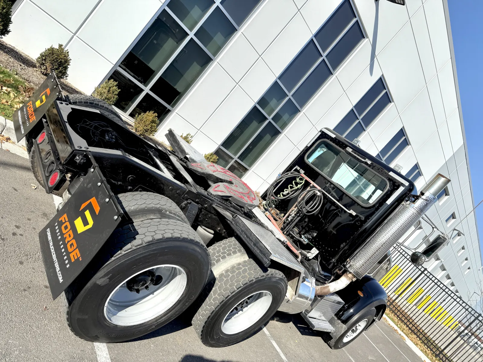 2008 Peterbilt - image 11