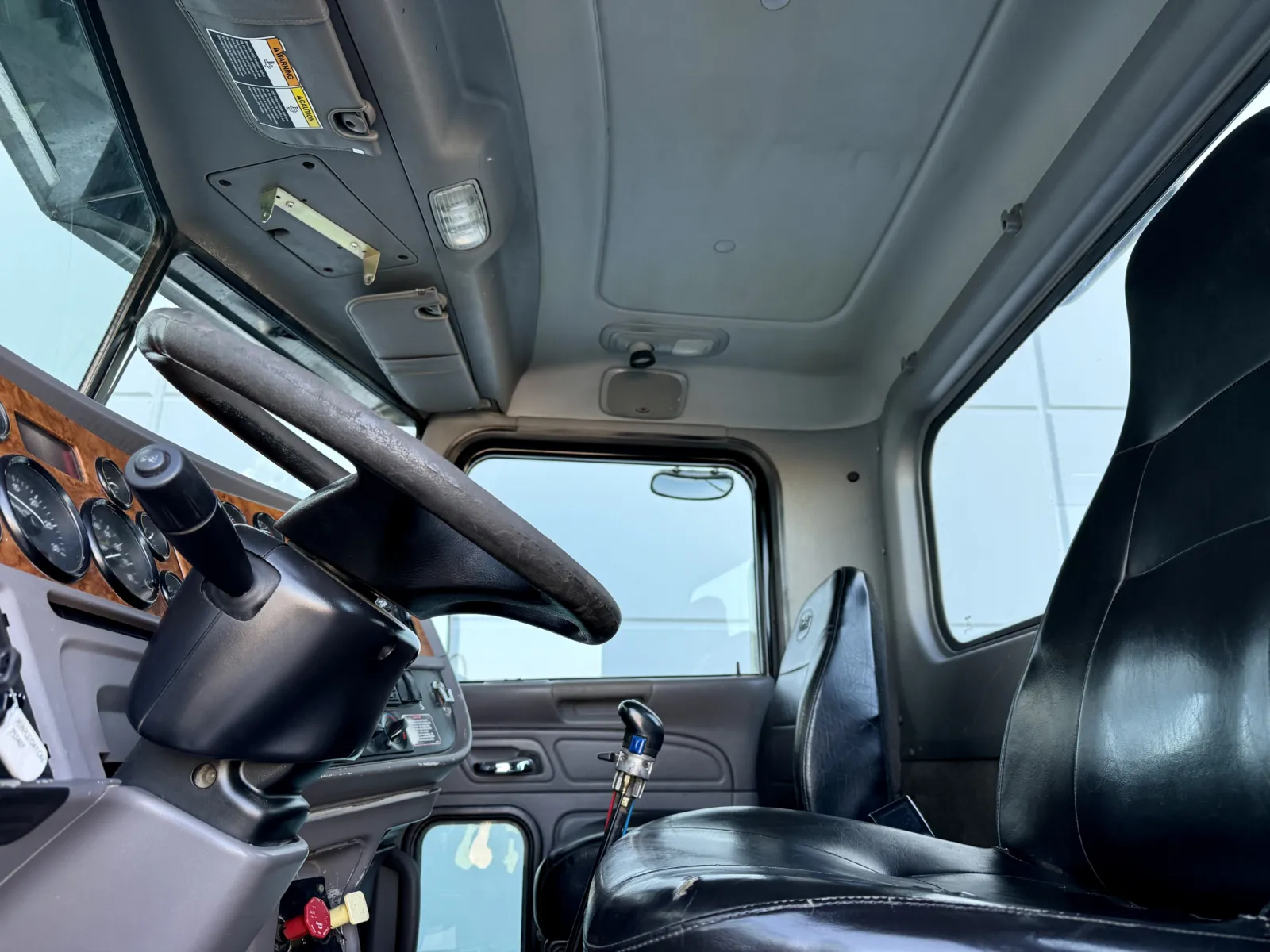 2008 Peterbilt - image 14