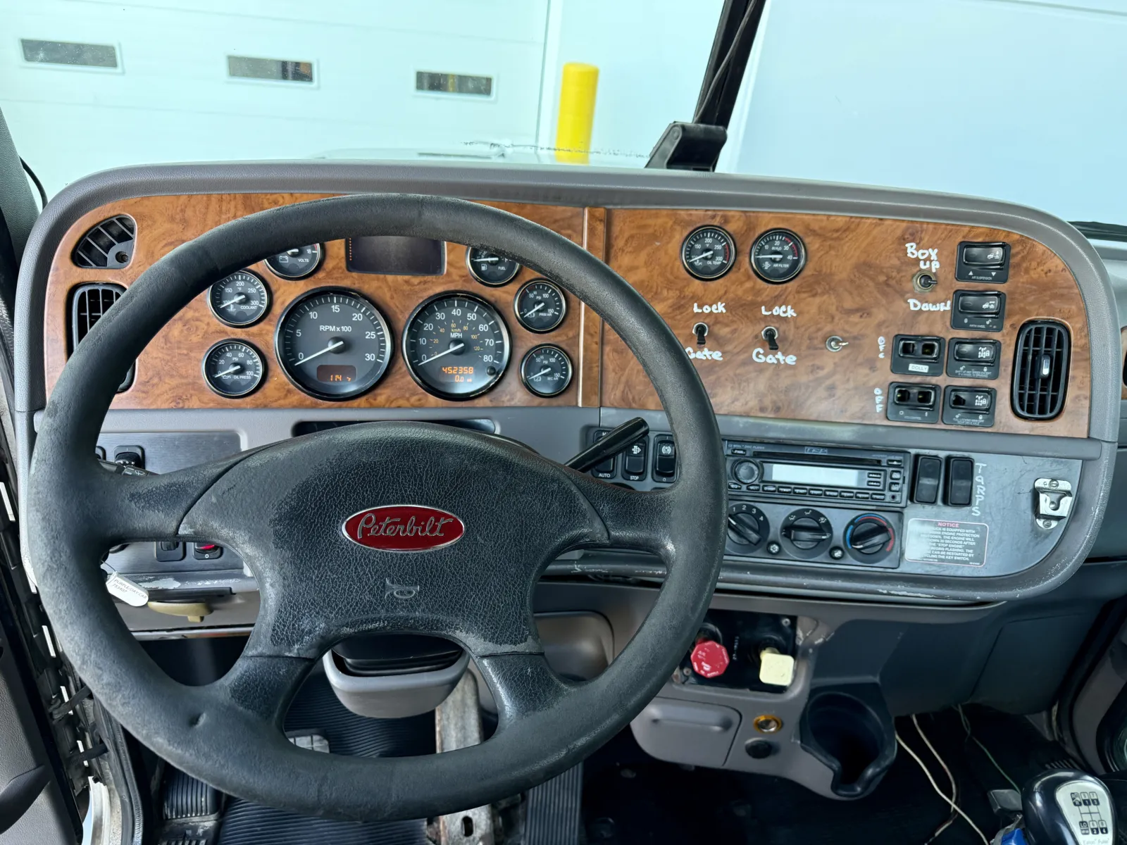 2008 Peterbilt - image 15