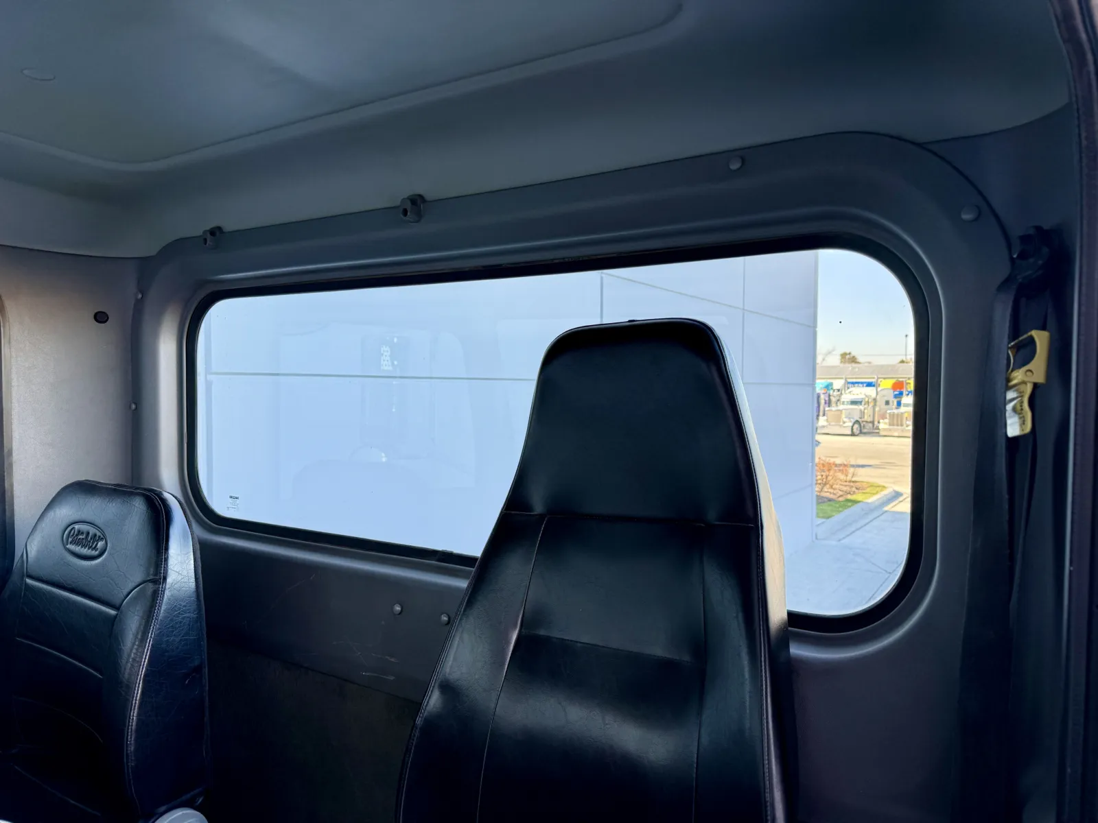 2008 Peterbilt - image 20