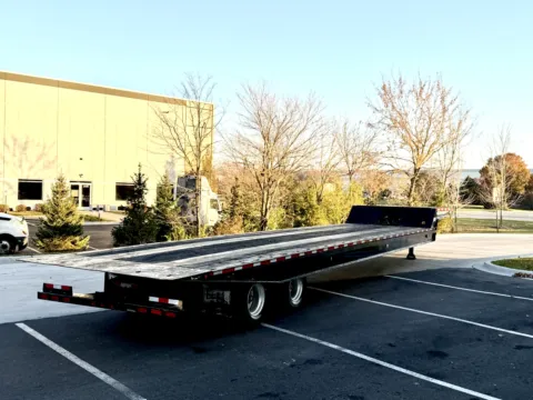 More photos of 2016 LANDOLL 317-48 at Forge Truck Centers - Illinois, IL