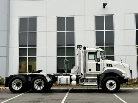 Another view of 2018 MACK GU813 for sale in New Lenox, IL at Forge Truck Centers - Illinois