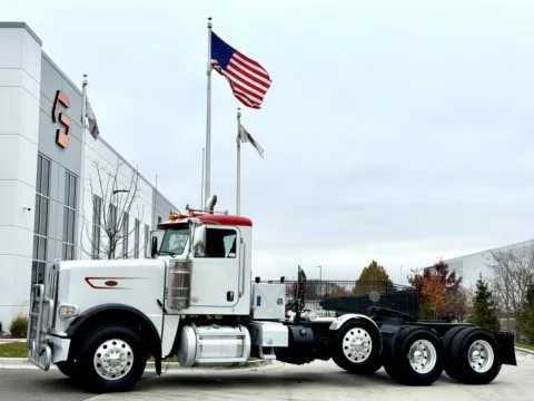 2023 PETERBILT 389 for sale in New Lenox, IL