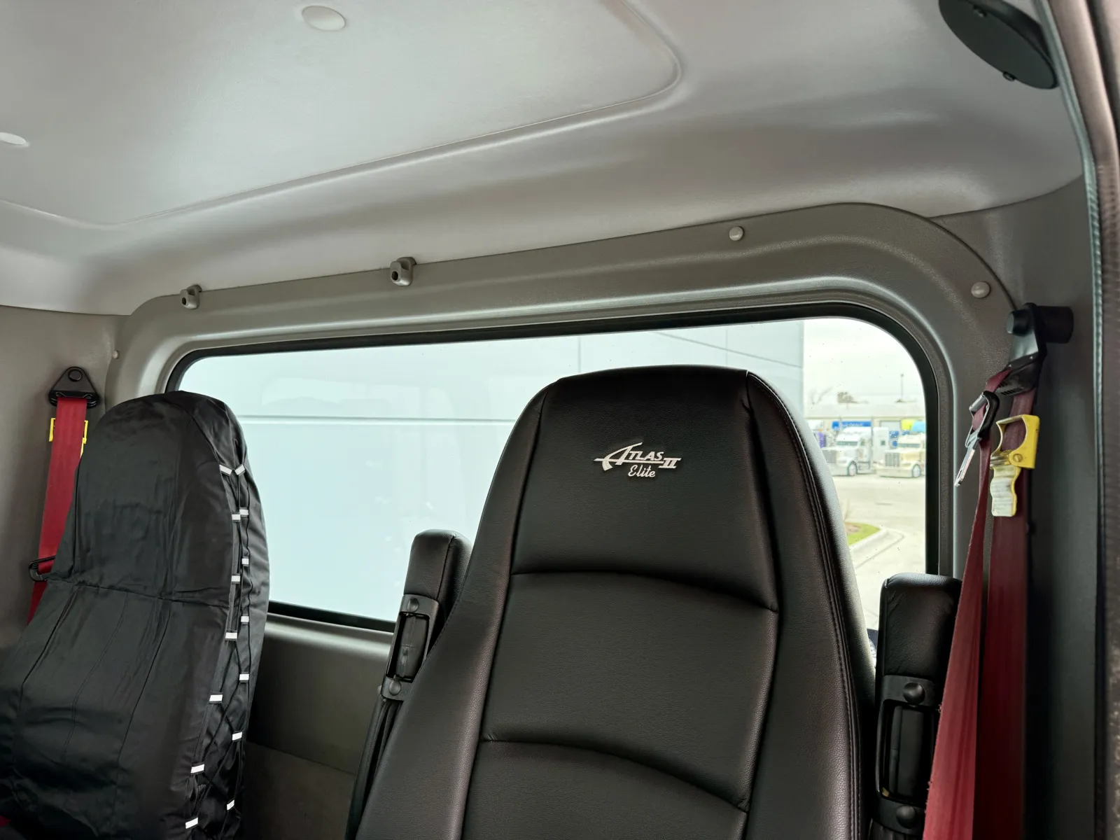 2023 Peterbilt 389 - image 20