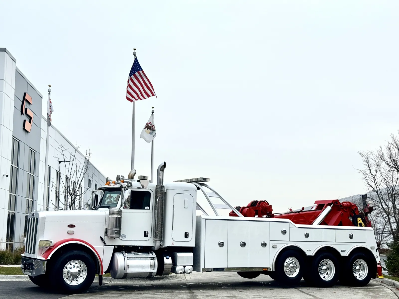 2016 PETERBILT 389
