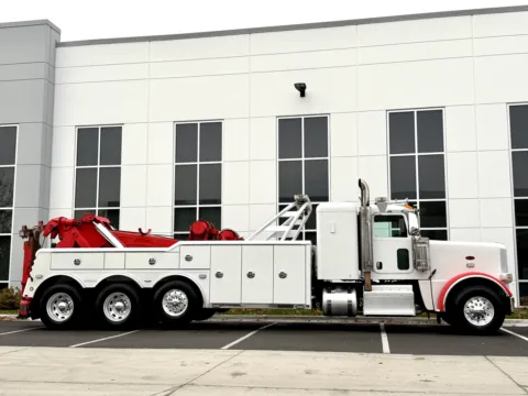 Another view of 2016 PETERBILT 389 for sale in New Lenox, IL at Forge Truck Centers - Illinois
