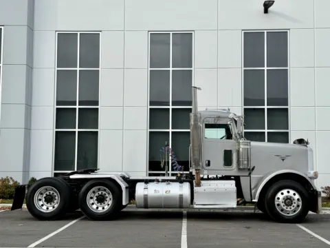 Another view of 2011 PETERBILT 388 for sale in New Lenox, IL at Forge Truck Centers - Illinois