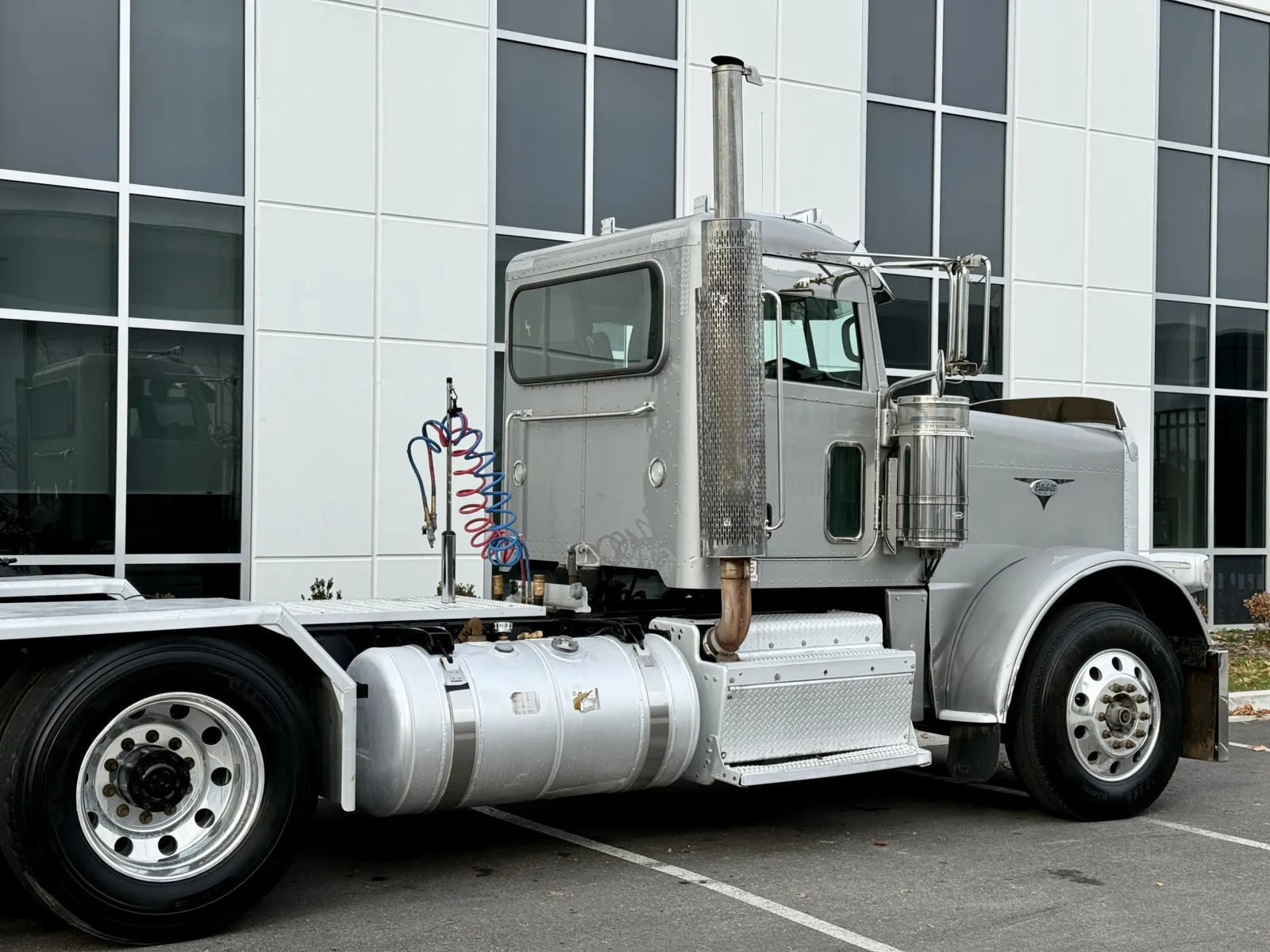 2011 Peterbilt - image 7