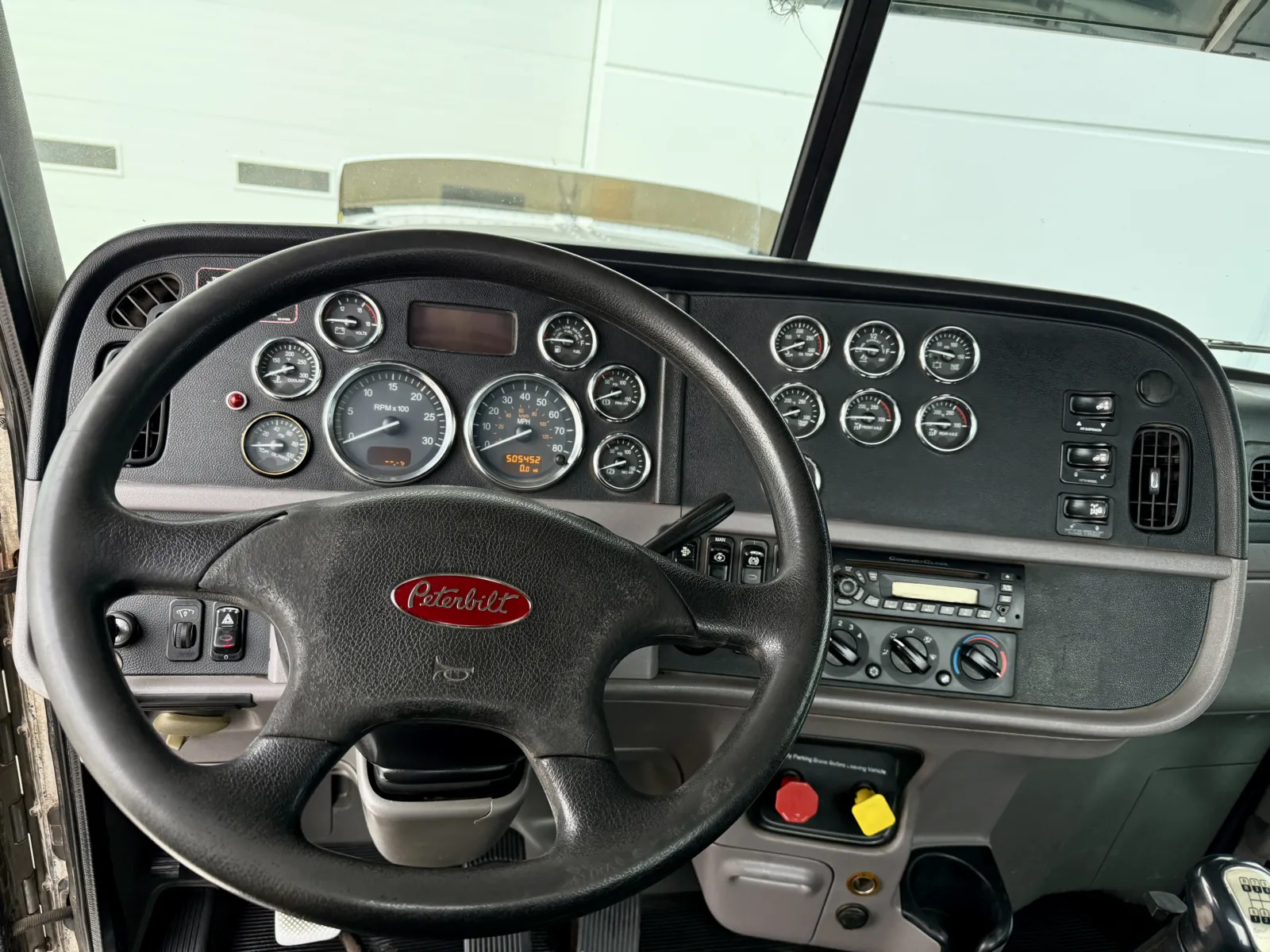 2011 Peterbilt - image 16
