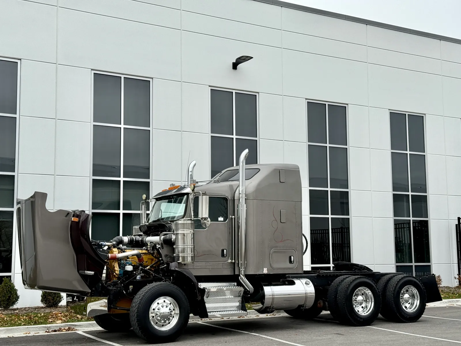 2017 Kenworth T800 - image 10