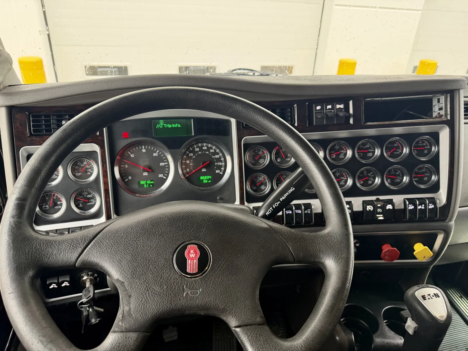 2017 Kenworth T800 - image 16
