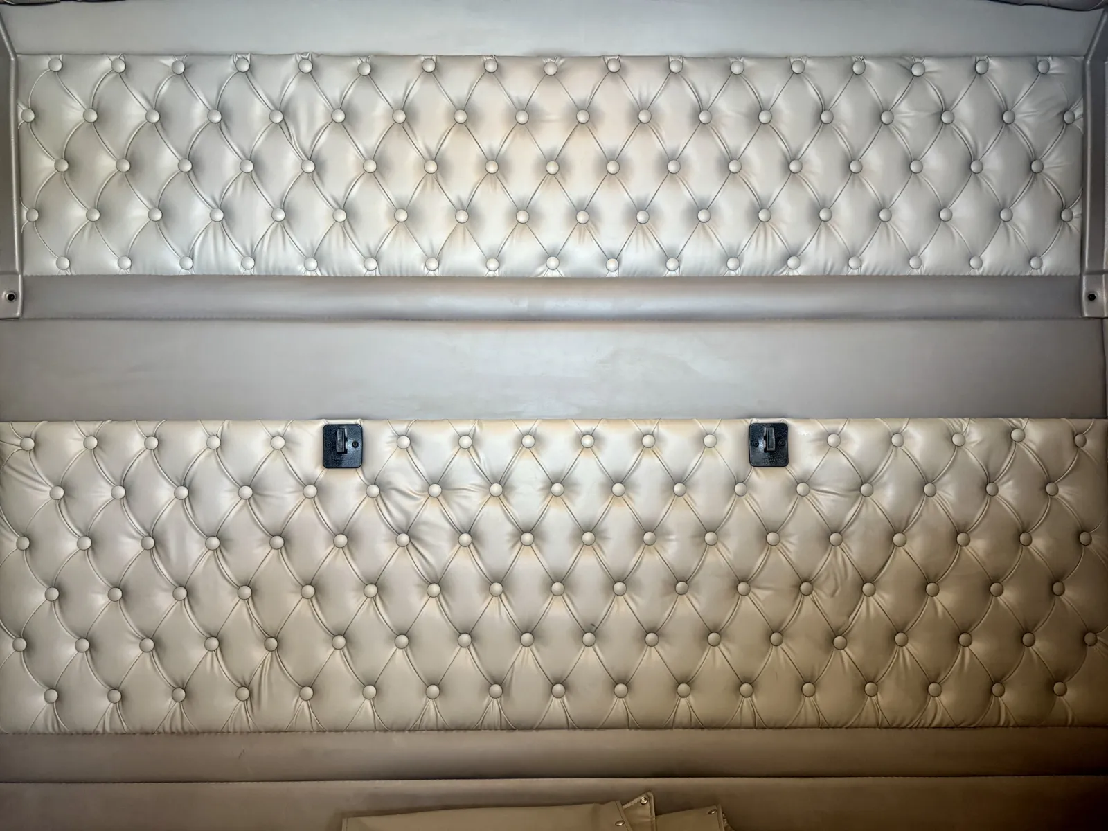 2017 Kenworth T800 - image 22