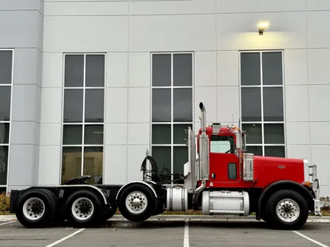 Another view of 2006 PETERBILT 379 for sale in New Lenox, IL at Forge Truck Centers - Illinois