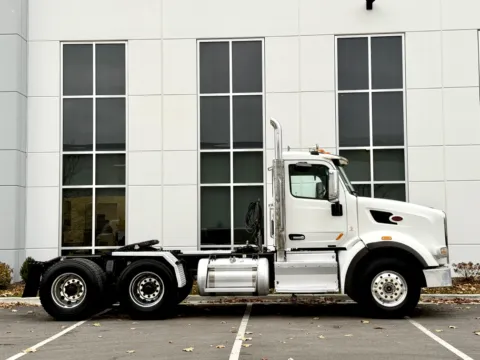 Another view of 2016 PETERBILT 567 for sale in New Lenox, IL at Forge Truck Centers - Illinois