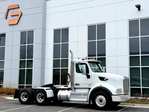 Photos of 2015 PETERBILT 567 for sale in New Lenox, IL at Forge Truck Centers - Illinois