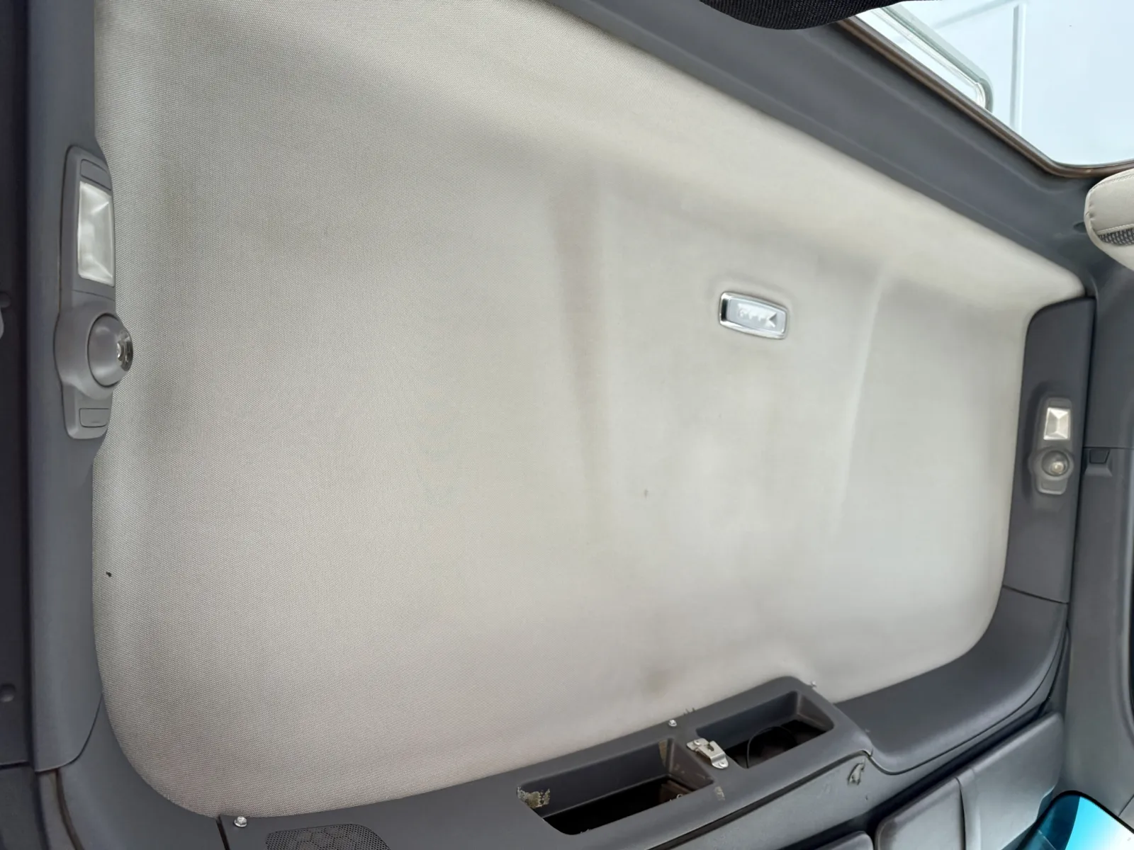 2015 Peterbilt 567 - image 21