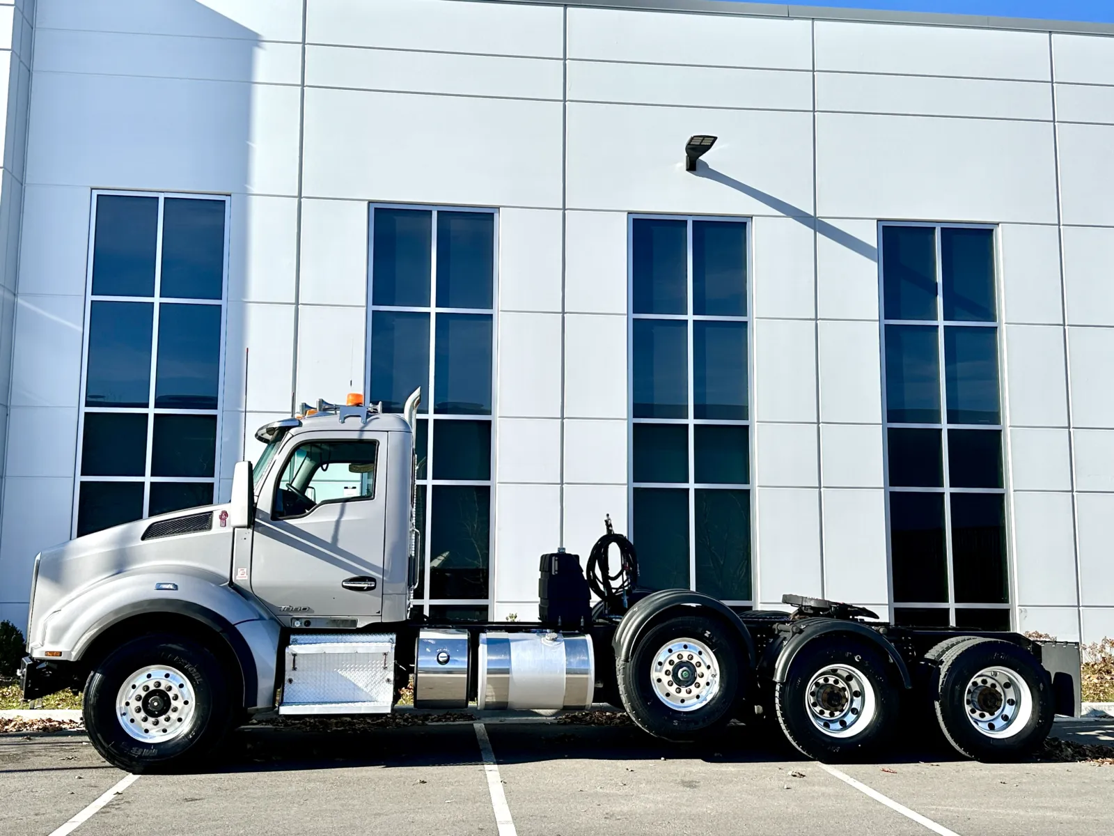 2015 Kenworth T880 - image 4