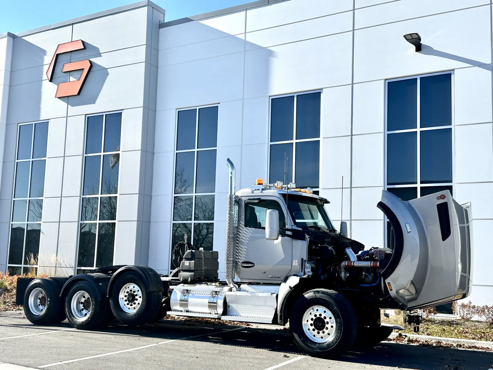 2015 Kenworth T880 - image 9