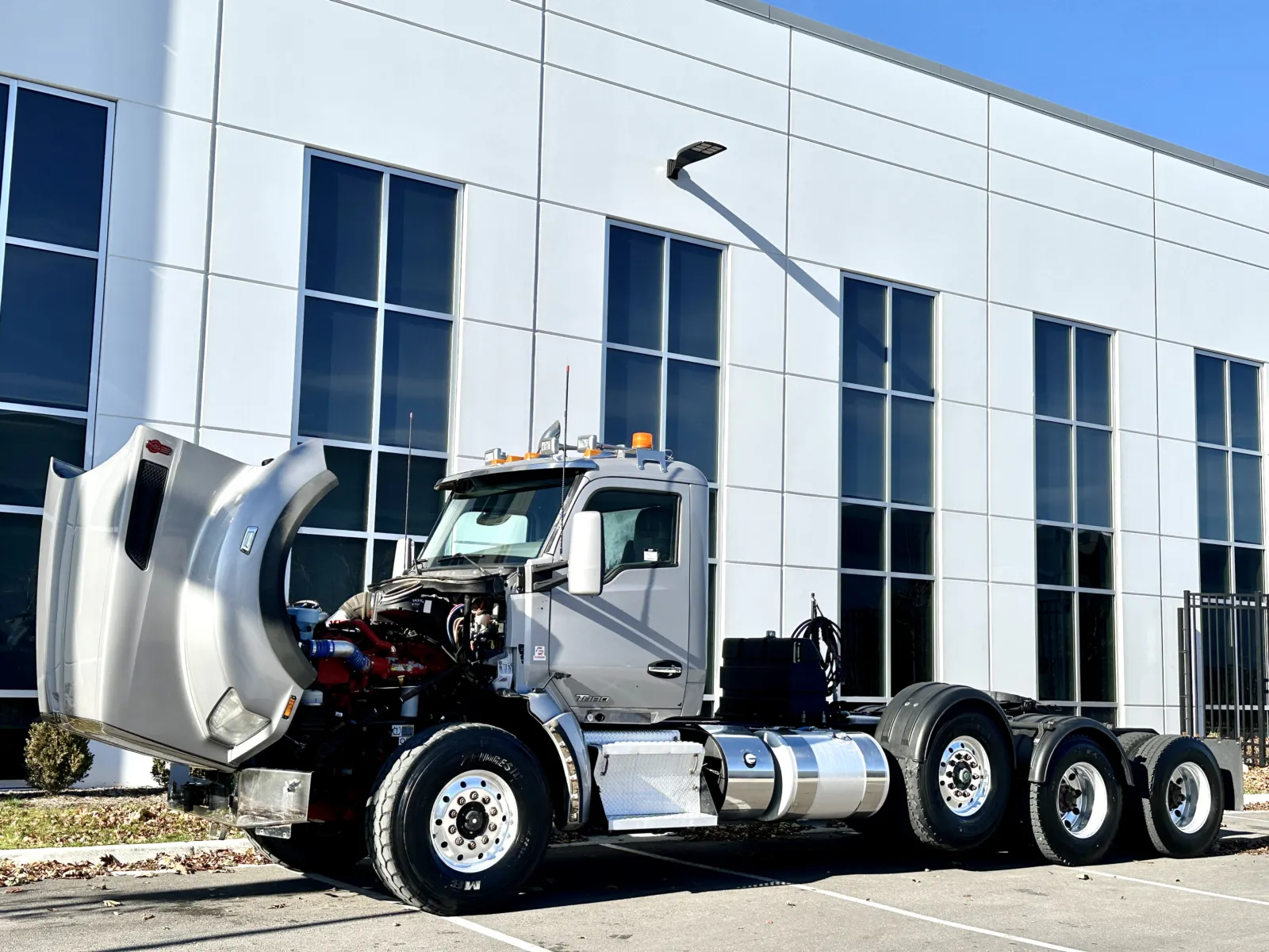 2015 Kenworth T880 - image 10