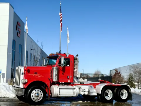 2009 PETERBILT 388 for sale in New Lenox, IL