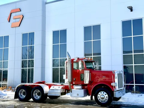 Photos of 2009 PETERBILT 388 for sale in New Lenox, IL at Forge Truck Centers - Illinois