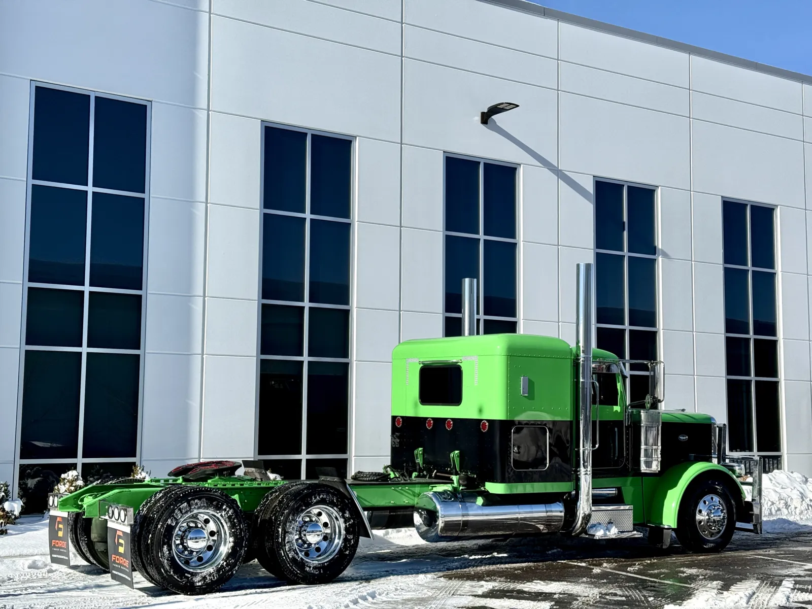 2019 Peterbilt 389 - image 5