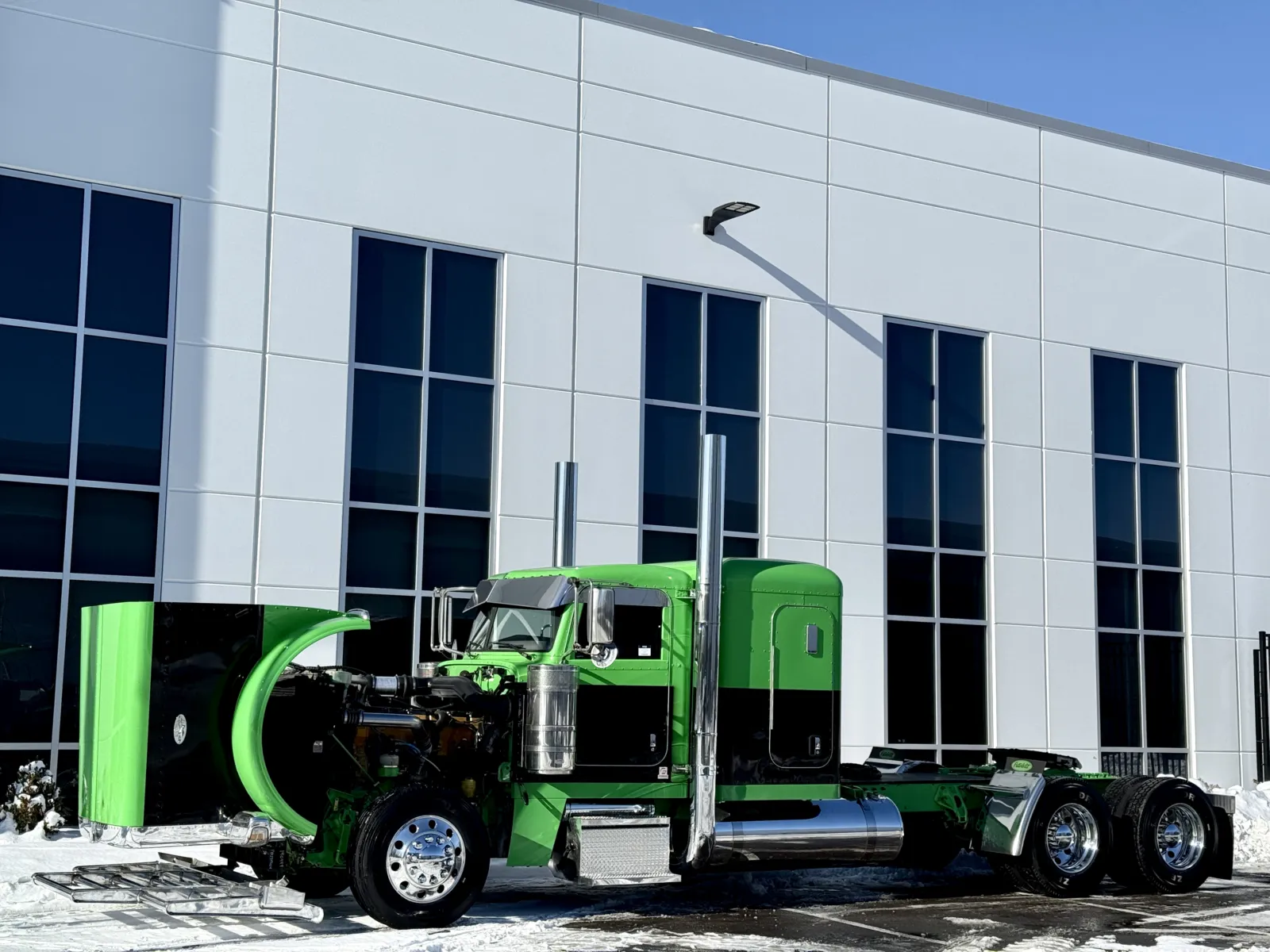 2019 Peterbilt 389 - image 10