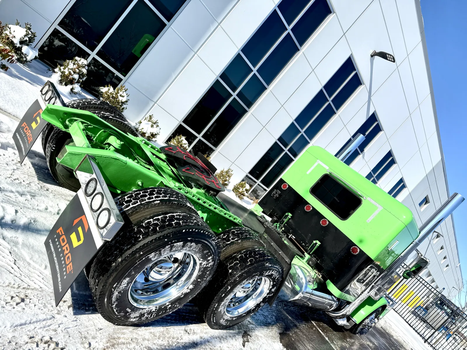 2019 Peterbilt 389 - image 11