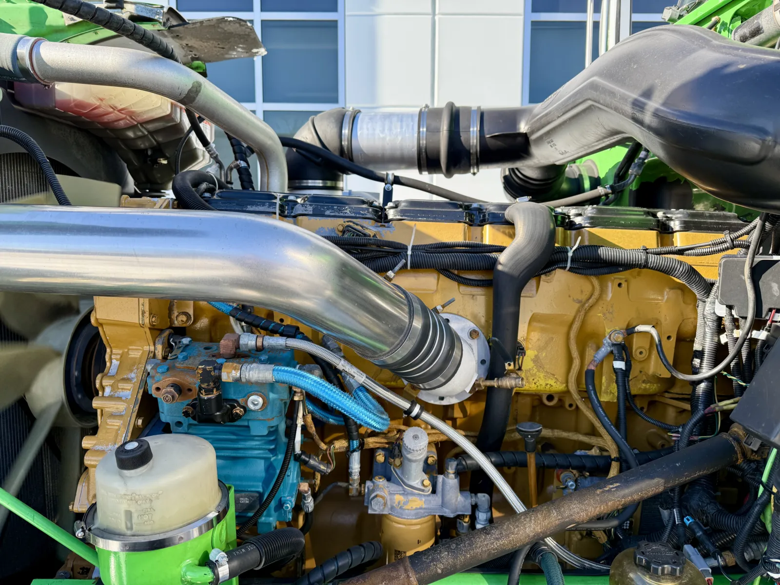 2019 Peterbilt 389 - image 12