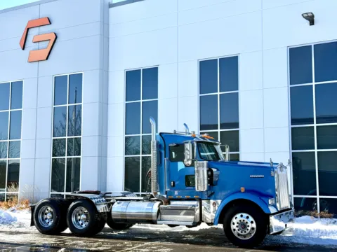 Photos of 2020 KENWORTH W900 for sale in New Lenox, IL at Forge Truck Centers - Illinois