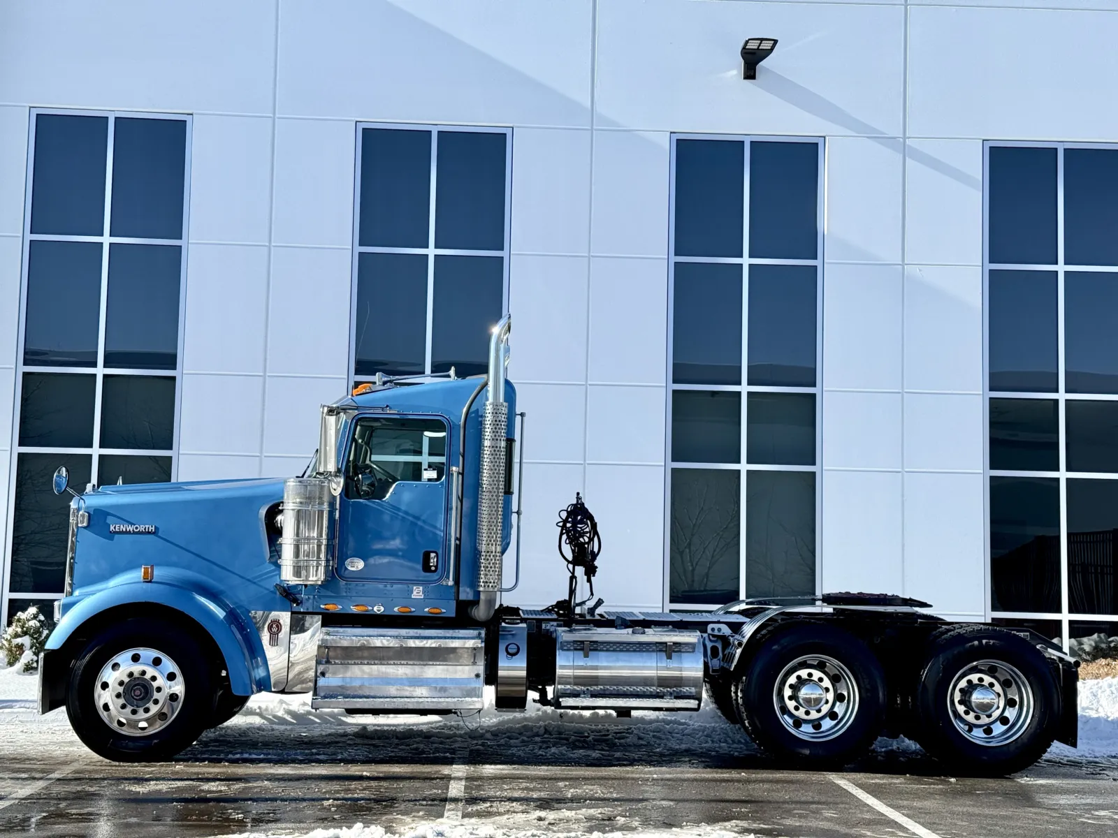 2020 Kenworth W900 - image 4