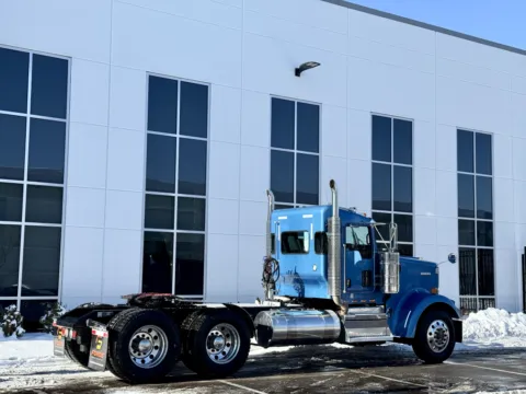 More photos of 2020 KENWORTH W900 at Forge Truck Centers - Illinois, IL