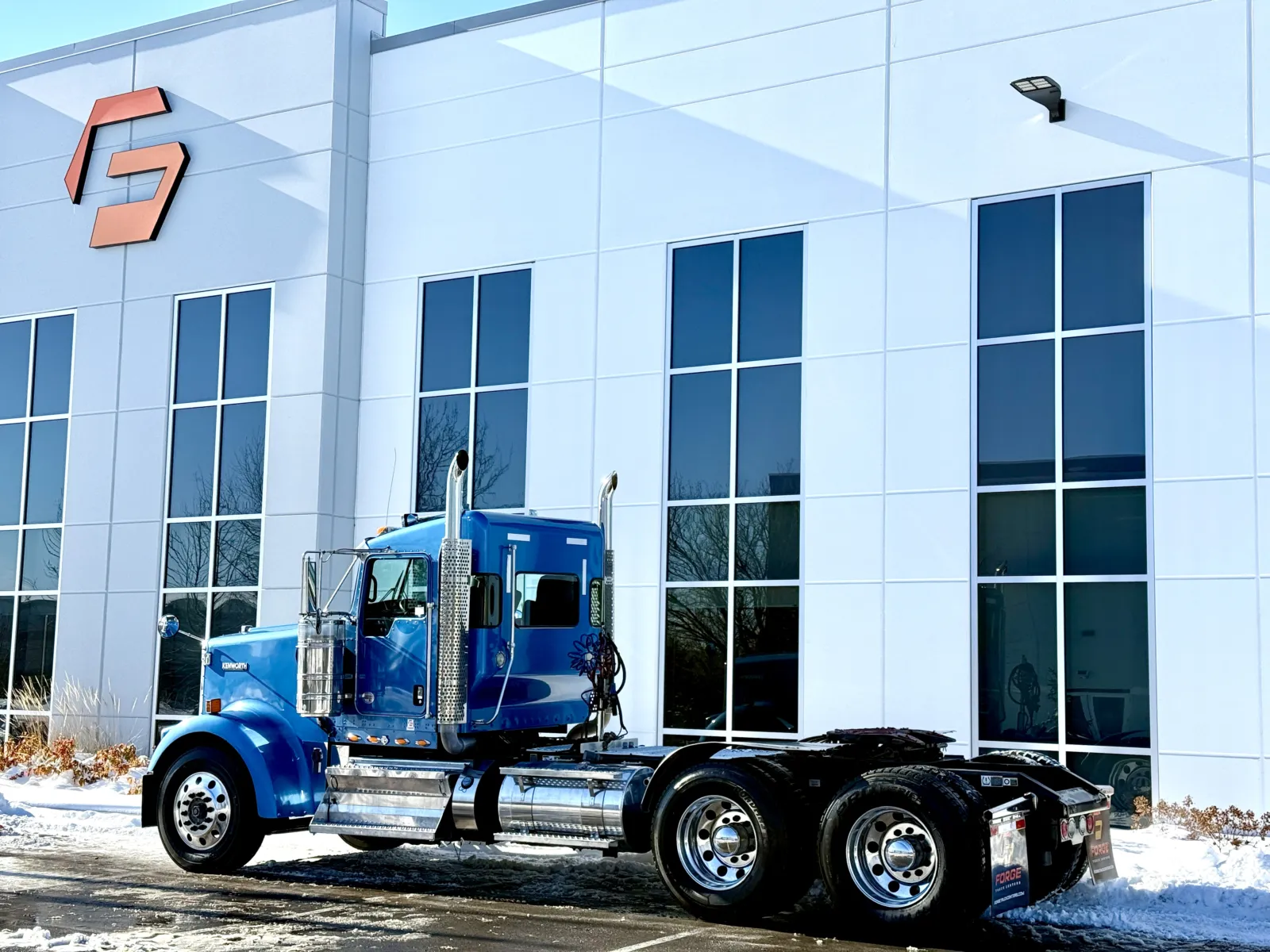 2020 Kenworth W900 - image 6