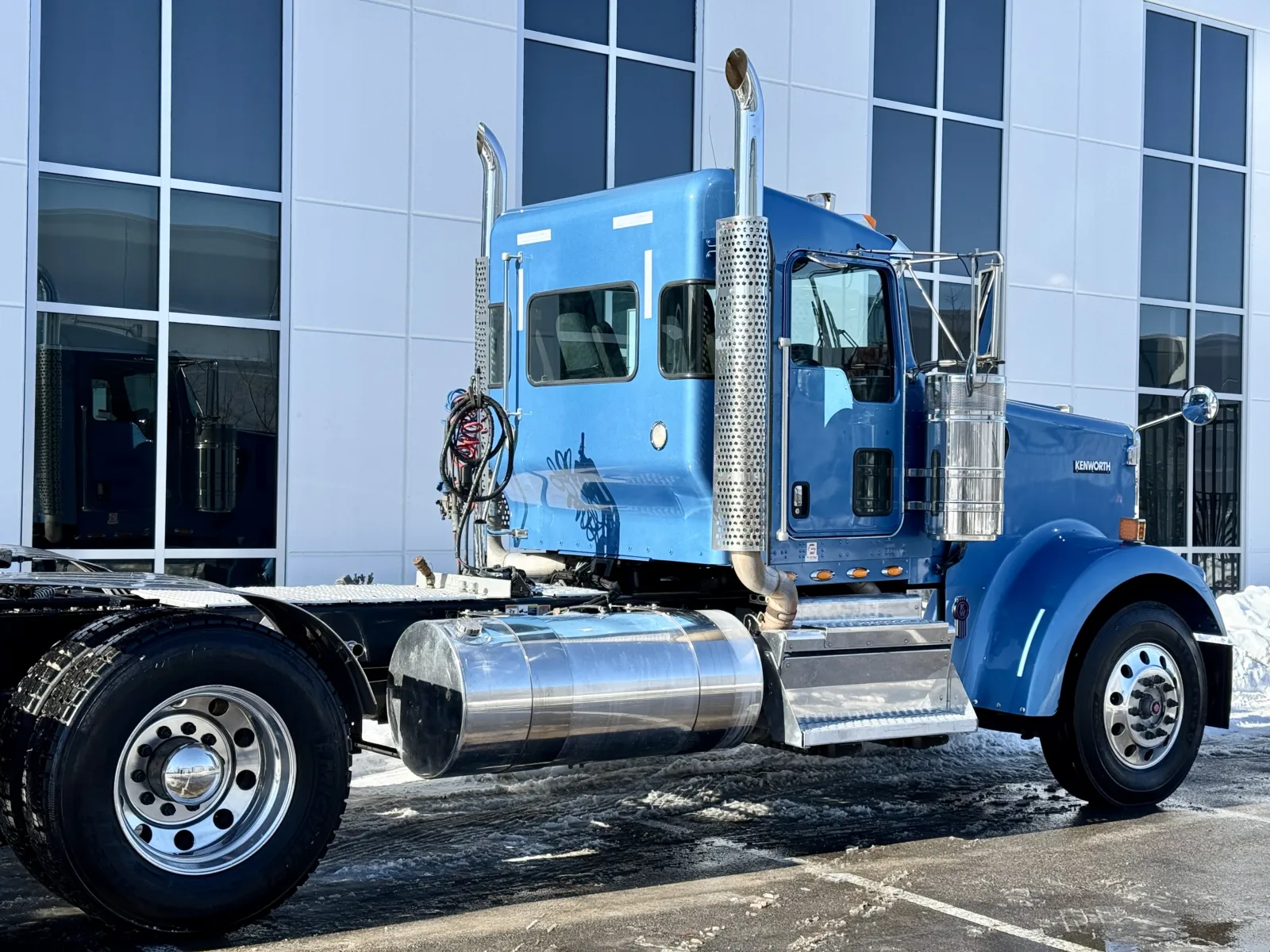 2020 Kenworth W900 - image 7