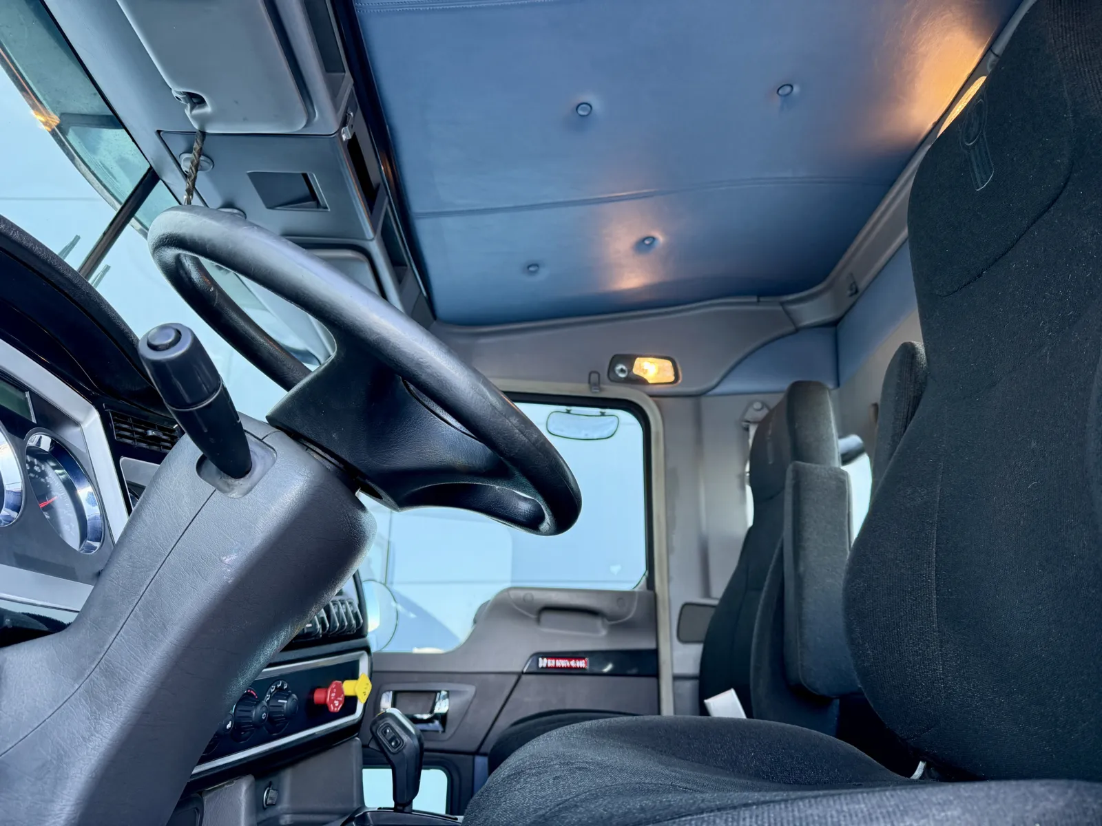 2020 Kenworth W900 - image 14