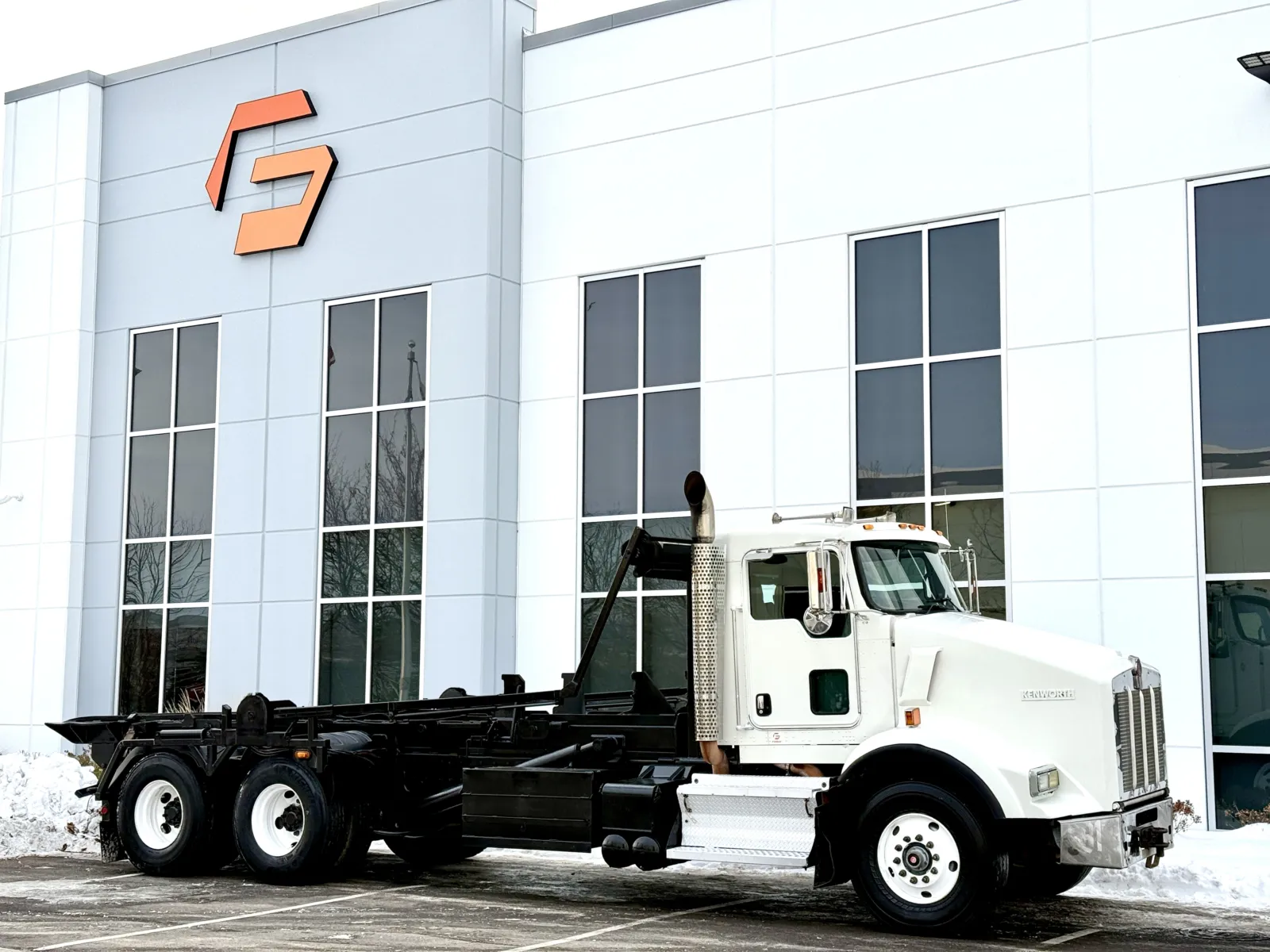 2008 Kenworth T800 - image 2