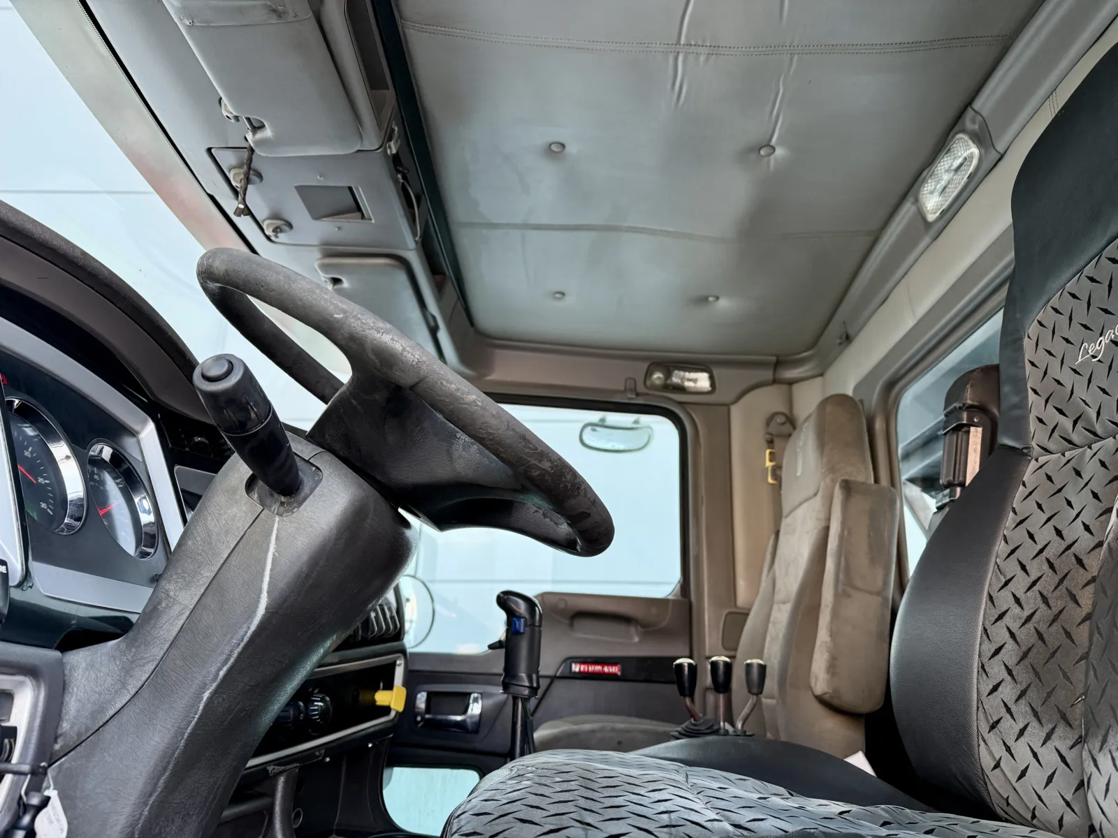 2008 Kenworth T800 - image 14