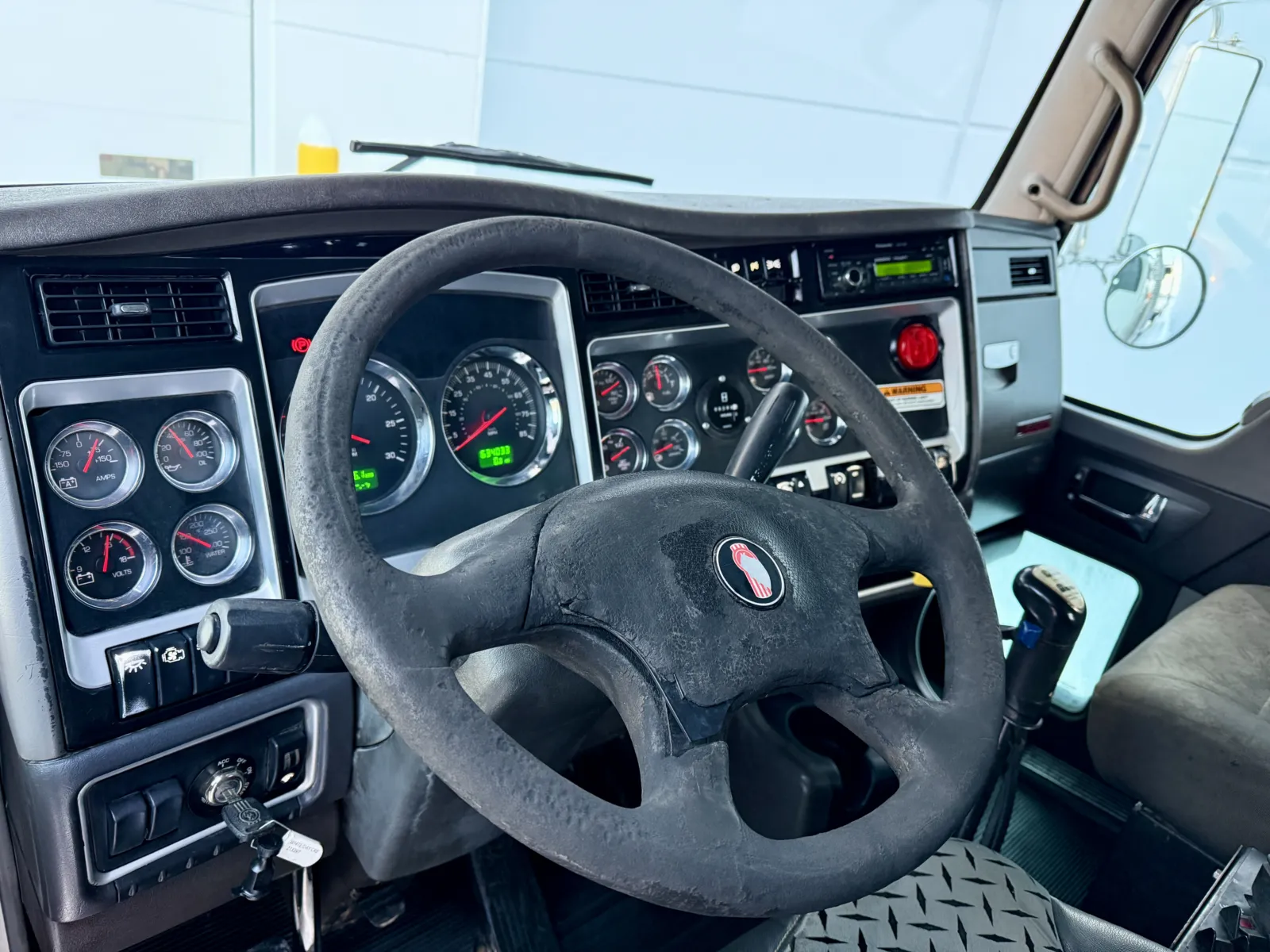 2008 Kenworth T800 - image 15