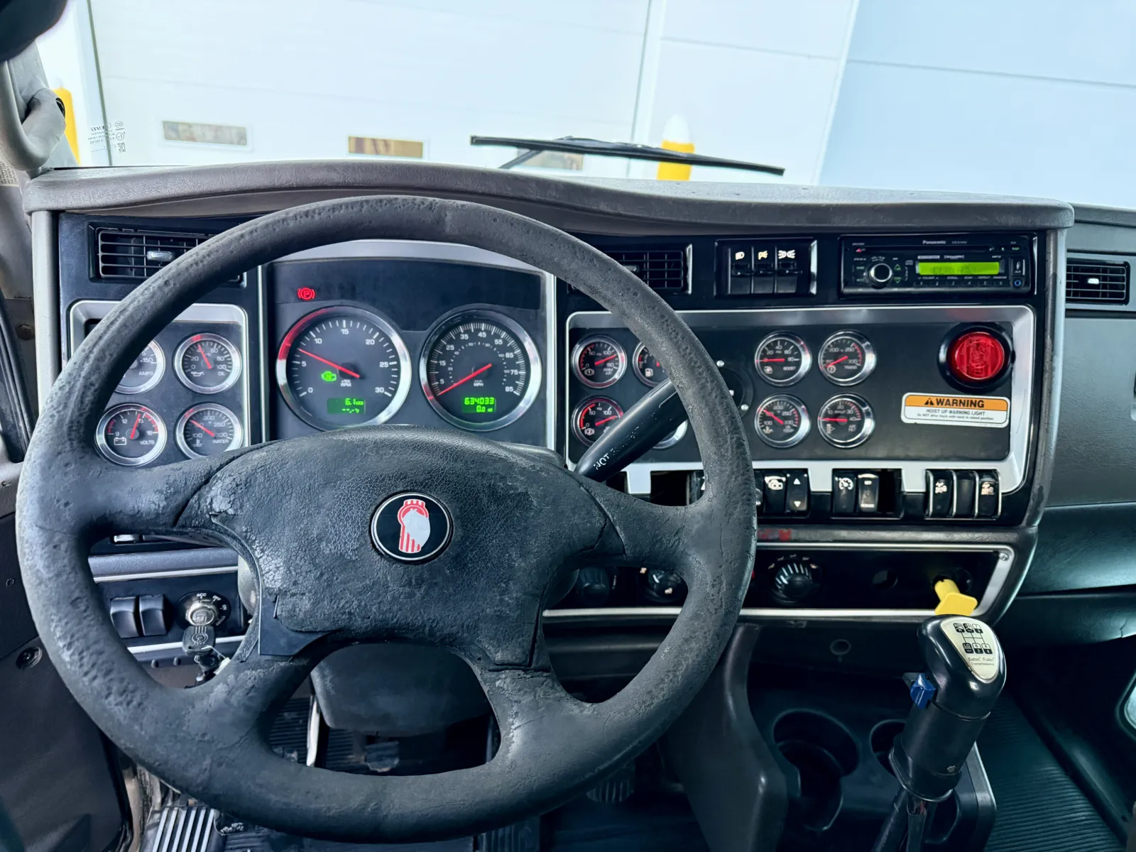 2008 Kenworth T800 - image 16