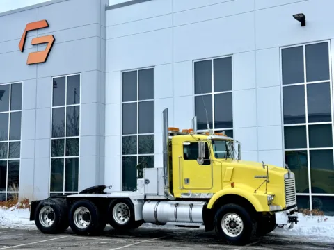 Photos of 2000 KENWORTH T800 for sale in New Lenox, IL at Forge Truck Centers - Illinois