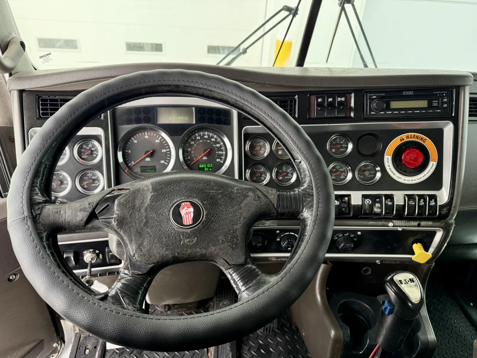 2009 Kenworth T800 - image 16